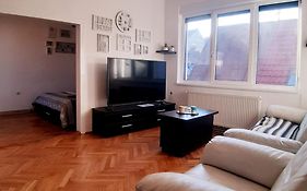 Apartment Pops 2